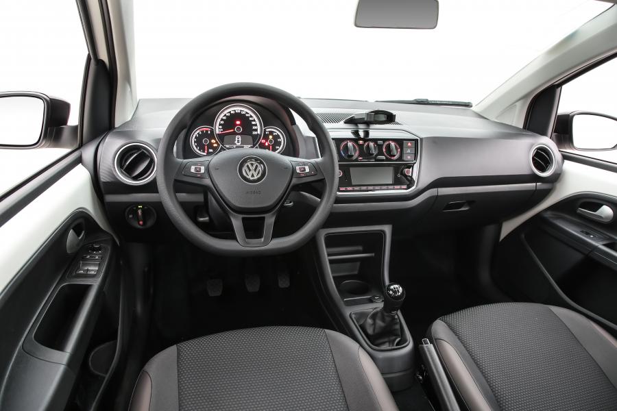 Торпедо Volkswagen up! Connect 2017 года  (LA) (фото 16 из 19)
